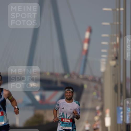 03.10.2026 - Köhlbrandbrückenlauf Michael Strokosch http://msf.ph/oto/10806510 03.10.2026 09:35:25 Position 3 1063 meine-sportfotos.de