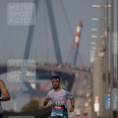 03.10.2026 - Köhlbrandbrückenlauf Michael Strokosch http://msf.ph/oto/10806514 03.10.2026 09:35:26 Position 3 1063 meine-sportfotos.de