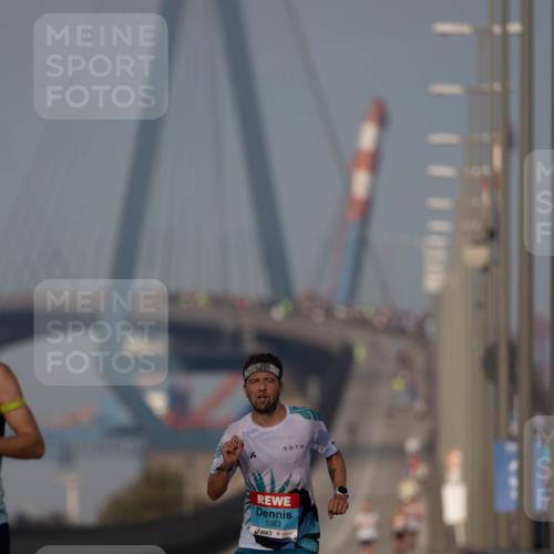 03.10.2026 - Köhlbrandbrückenlauf Michael Strokosch http://msf.ph/oto/10806515 03.10.2026 09:35:26 Position 3 1063 meine-sportfotos.de