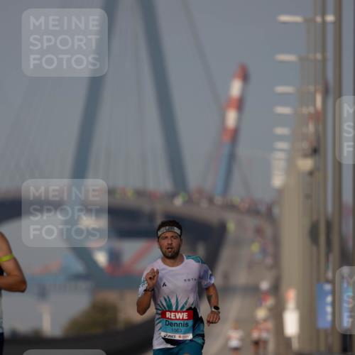03.10.2026 - Köhlbrandbrückenlauf Michael Strokosch http://msf.ph/oto/10806516 03.10.2026 09:35:26 Position 3 1063 meine-sportfotos.de