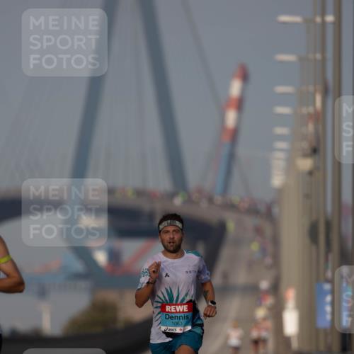 03.10.2026 - Köhlbrandbrückenlauf Michael Strokosch http://msf.ph/oto/10806517 03.10.2026 09:35:26 Position 3 1063 meine-sportfotos.de