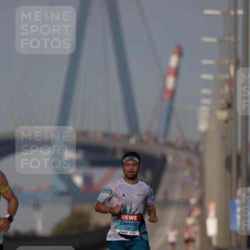 03.10.2026 - Köhlbrandbrückenlauf Michael Strokosch http://msf.ph/oto/10806518 03.10.2026 09:35:26 Position 3 1063 meine-sportfotos.de