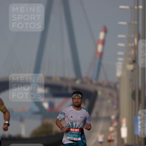 03.10.2026 - Köhlbrandbrückenlauf Michael Strokosch http://msf.ph/oto/10806519 03.10.2026 09:35:26 Position 3 1063 meine-sportfotos.de