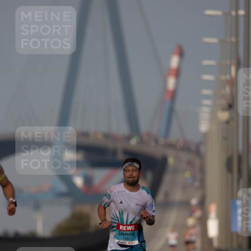 03.10.2026 - Köhlbrandbrückenlauf Michael Strokosch http://msf.ph/oto/10806520 03.10.2026 09:35:26 Position 3 1063 meine-sportfotos.de