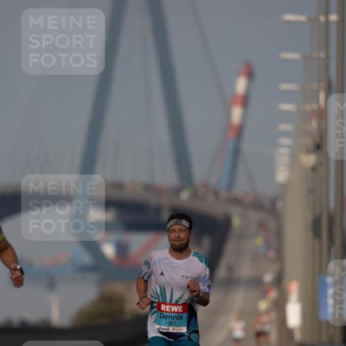 03.10.2026 - Köhlbrandbrückenlauf Michael Strokosch http://msf.ph/oto/10806521 03.10.2026 09:35:26 Position 3 1063 meine-sportfotos.de