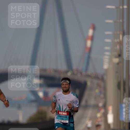 03.10.2026 - Köhlbrandbrückenlauf Michael Strokosch http://msf.ph/oto/10806522 03.10.2026 09:35:26 Position 3 1063 meine-sportfotos.de