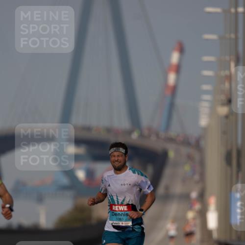 03.10.2026 - Köhlbrandbrückenlauf Michael Strokosch http://msf.ph/oto/10806525 03.10.2026 09:35:26 Position 3 1063 meine-sportfotos.de