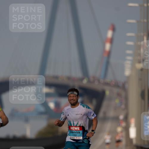 03.10.2026 - Köhlbrandbrückenlauf Michael Strokosch http://msf.ph/oto/10806526 03.10.2026 09:35:26 Position 3 1063 meine-sportfotos.de