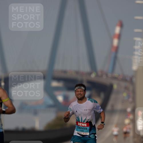 03.10.2026 - Köhlbrandbrückenlauf Michael Strokosch http://msf.ph/oto/10806527 03.10.2026 09:35:26 Position 3 1063 meine-sportfotos.de