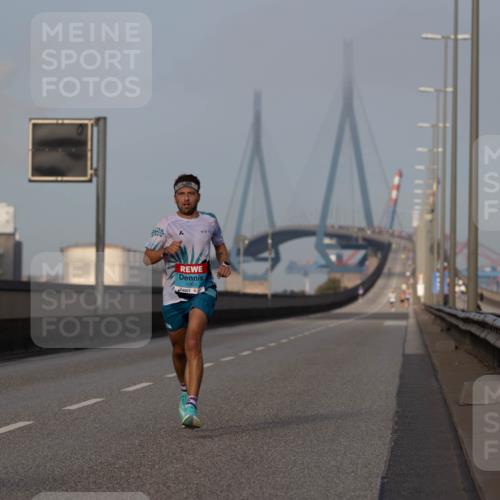 03.10.2026 - Köhlbrandbrückenlauf Michael Strokosch http://msf.ph/oto/10806532 03.10.2026 09:35:32 Position 3 1063 meine-sportfotos.de