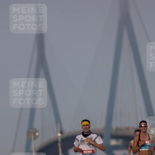 03.10.2026 - Köhlbrandbrückenlauf Michael Strokosch http://msf.ph/oto/10806589 03.10.2026 09:36:19 Position 3 1324, 1467 meine-sportfotos.de