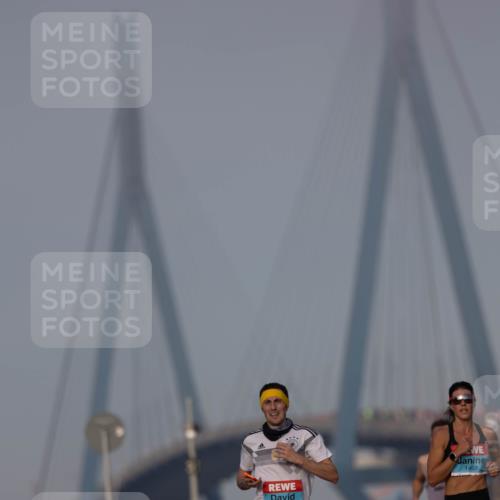 03.10.2026 - Köhlbrandbrückenlauf Michael Strokosch http://msf.ph/oto/10806590 03.10.2026 09:36:19 Position 3 1324, 1467 meine-sportfotos.de