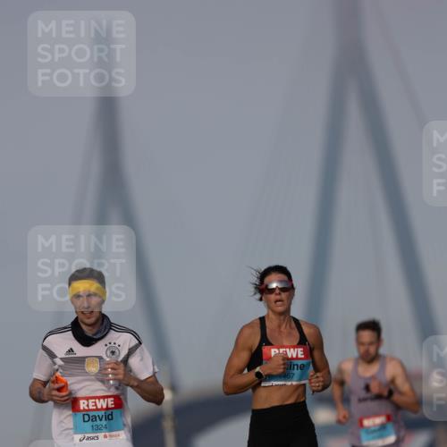03.10.2026 - Köhlbrandbrückenlauf Michael Strokosch http://msf.ph/oto/10806610 03.10.2026 09:36:23 Position 3 1324, 1467 meine-sportfotos.de