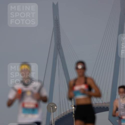 03.10.2026 - Köhlbrandbrückenlauf Michael Strokosch http://msf.ph/oto/10806620 03.10.2026 09:36:24 Position 3  meine-sportfotos.de