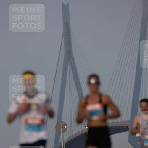 03.10.2026 - Köhlbrandbrückenlauf Michael Strokosch http://msf.ph/oto/10806621 03.10.2026 09:36:24 Position 3  meine-sportfotos.de