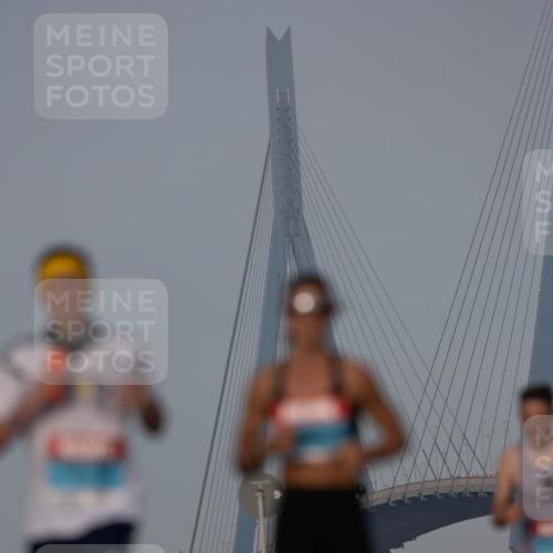 03.10.2026 - Köhlbrandbrückenlauf Michael Strokosch http://msf.ph/oto/10806622 03.10.2026 09:36:25 Position 3  meine-sportfotos.de