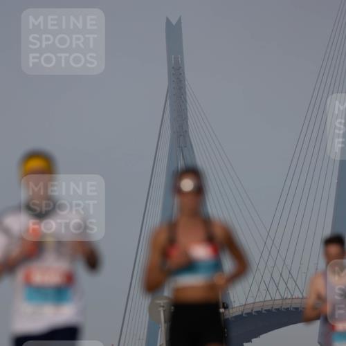03.10.2026 - Köhlbrandbrückenlauf Michael Strokosch http://msf.ph/oto/10806623 03.10.2026 09:36:25 Position 3  meine-sportfotos.de