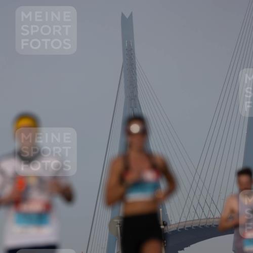 03.10.2026 - Köhlbrandbrückenlauf Michael Strokosch http://msf.ph/oto/10806624 03.10.2026 09:36:25 Position 3  meine-sportfotos.de