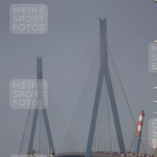 03.10.2026 - Köhlbrandbrückenlauf Michael Strokosch http://msf.ph/oto/10806657 03.10.2026 09:36:53 Position 3  meine-sportfotos.de