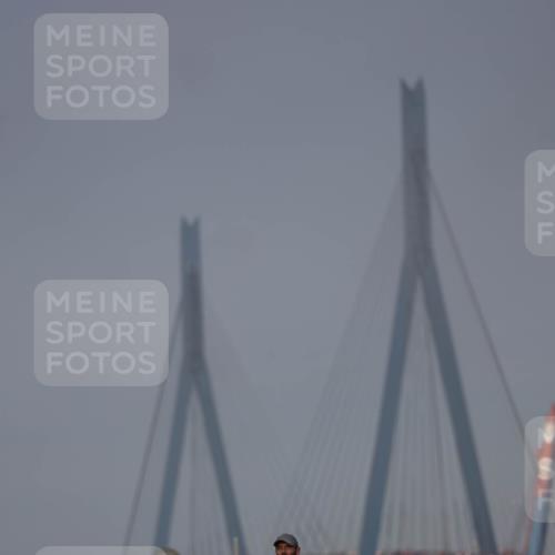 03.10.2026 - Köhlbrandbrückenlauf Michael Strokosch http://msf.ph/oto/10806665 03.10.2026 09:36:59 Position 3  meine-sportfotos.de