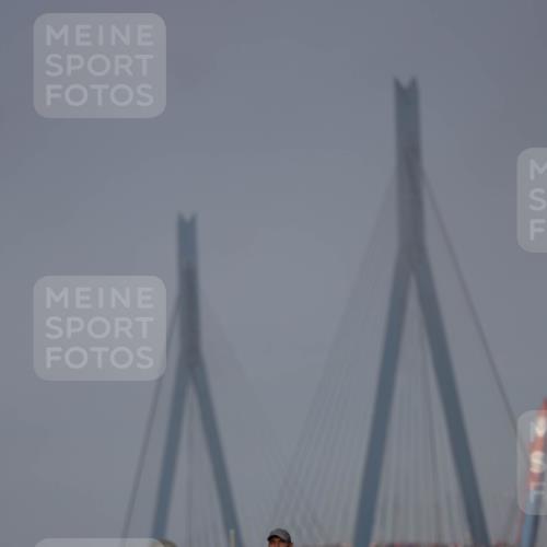 03.10.2026 - Köhlbrandbrückenlauf Michael Strokosch http://msf.ph/oto/10806666 03.10.2026 09:36:59 Position 3 2120 meine-sportfotos.de