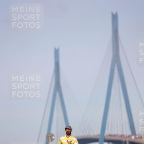 03.10.2026 - Köhlbrandbrückenlauf Michael Strokosch http://msf.ph/oto/10806672 03.10.2026 09:37:00 Position 3 2120 meine-sportfotos.de