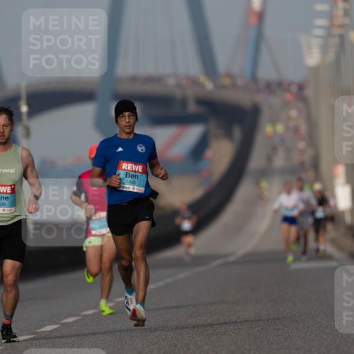 03.10.2026 - Köhlbrandbrückenlauf Michael Strokosch http://msf.ph/oto/10806717 03.10.2026 09:37:24 Position 3 210, 2109, 1083 meine-sportfotos.de