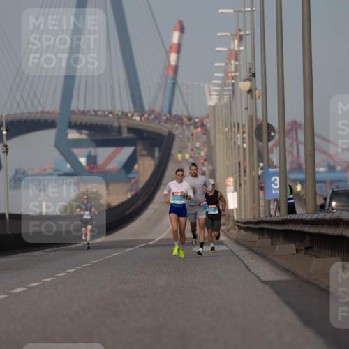 03.10.2026 - Köhlbrandbrückenlauf Michael Strokosch http://msf.ph/oto/10806727 03.10.2026 09:37:37 Position 3 3 meine-sportfotos.de
