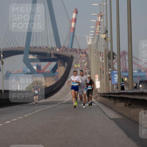 03.10.2026 - Köhlbrandbrückenlauf Michael Strokosch http://msf.ph/oto/10806729 03.10.2026 09:37:37 Position 3 3 meine-sportfotos.de
