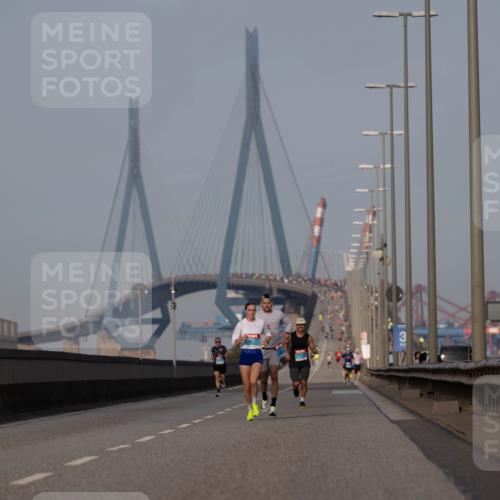 03.10.2026 - Köhlbrandbrückenlauf Michael Strokosch http://msf.ph/oto/10806734 03.10.2026 09:37:45 Position 3  meine-sportfotos.de