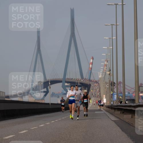 03.10.2026 - Köhlbrandbrückenlauf Michael Strokosch http://msf.ph/oto/10806736 03.10.2026 09:37:46 Position 3  meine-sportfotos.de