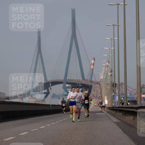 03.10.2026 - Köhlbrandbrückenlauf Michael Strokosch http://msf.ph/oto/10806737 03.10.2026 09:37:46 Position 3  meine-sportfotos.de