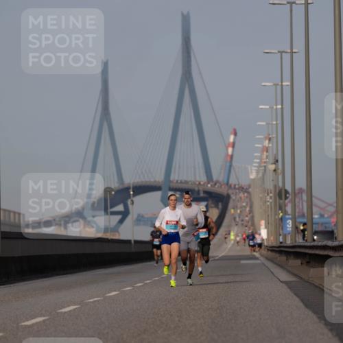 03.10.2026 - Köhlbrandbrückenlauf Michael Strokosch http://msf.ph/oto/10806740 03.10.2026 09:37:48 Position 3  meine-sportfotos.de