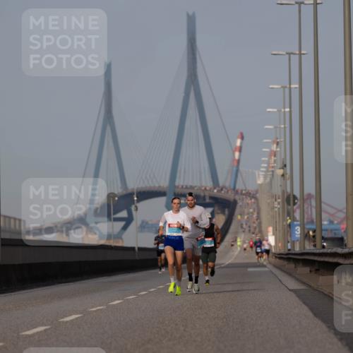 03.10.2026 - Köhlbrandbrückenlauf Michael Strokosch http://msf.ph/oto/10806742 03.10.2026 09:37:48 Position 3  meine-sportfotos.de