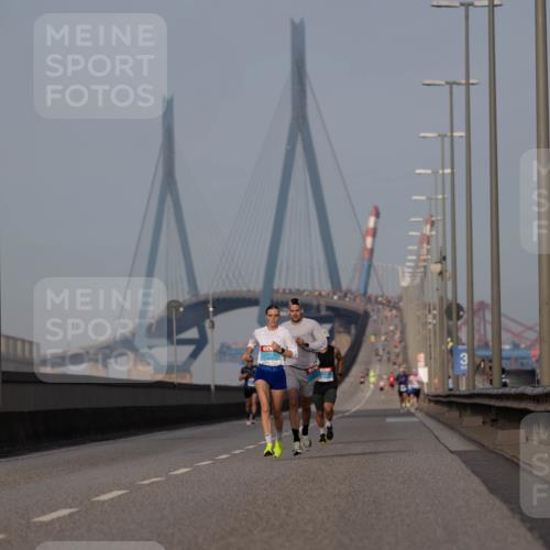 03.10.2026 - Köhlbrandbrückenlauf Michael Strokosch http://msf.ph/oto/10806743 03.10.2026 09:37:48 Position 3  meine-sportfotos.de