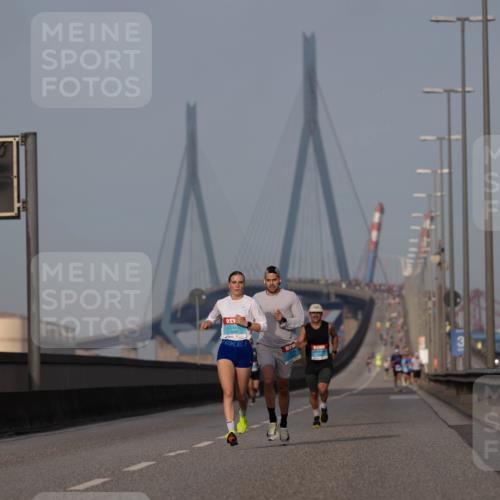 03.10.2026 - Köhlbrandbrückenlauf Michael Strokosch http://msf.ph/oto/10806745 03.10.2026 09:37:50 Position 3 3849 meine-sportfotos.de