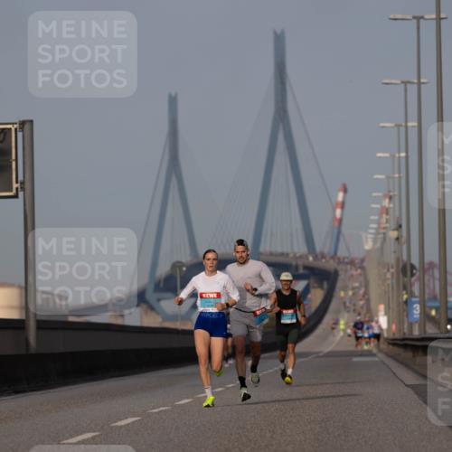 03.10.2026 - Köhlbrandbrückenlauf Michael Strokosch http://msf.ph/oto/10806747 03.10.2026 09:37:51 Position 3 3849 meine-sportfotos.de