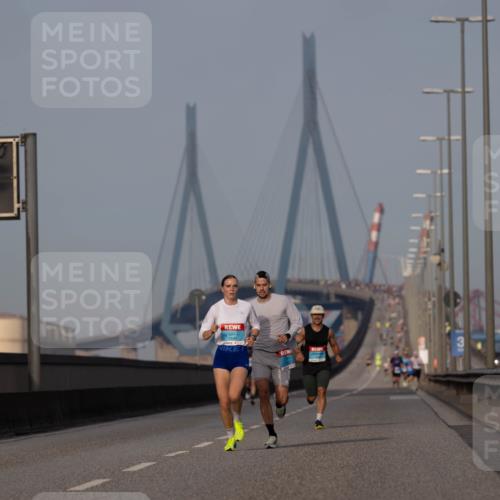 03.10.2026 - Köhlbrandbrückenlauf Michael Strokosch http://msf.ph/oto/10806749 03.10.2026 09:37:51 Position 3  meine-sportfotos.de