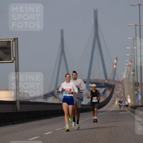 03.10.2026 - Köhlbrandbrückenlauf Michael Strokosch http://msf.ph/oto/10806753 03.10.2026 09:37:52 Position 3  meine-sportfotos.de