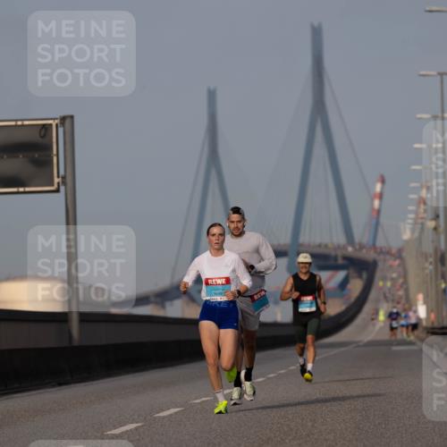 03.10.2026 - Köhlbrandbrückenlauf Michael Strokosch http://msf.ph/oto/10806758 03.10.2026 09:37:53 Position 3  meine-sportfotos.de