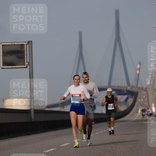 03.10.2026 - Köhlbrandbrückenlauf Michael Strokosch http://msf.ph/oto/10806763 03.10.2026 09:37:53 Position 3 3849 meine-sportfotos.de