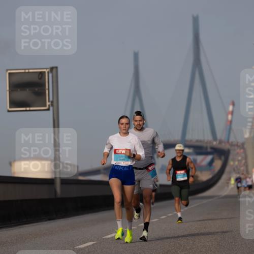 03.10.2026 - Köhlbrandbrückenlauf Michael Strokosch http://msf.ph/oto/10806769 03.10.2026 09:37:54 Position 3 3849 meine-sportfotos.de