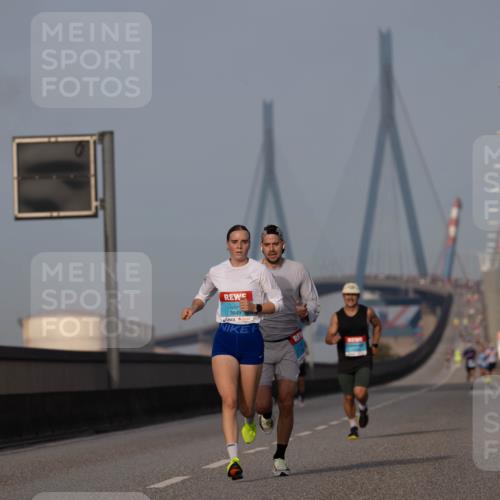 03.10.2026 - Köhlbrandbrückenlauf Michael Strokosch http://msf.ph/oto/10806771 03.10.2026 09:37:54 Position 3 3849 meine-sportfotos.de