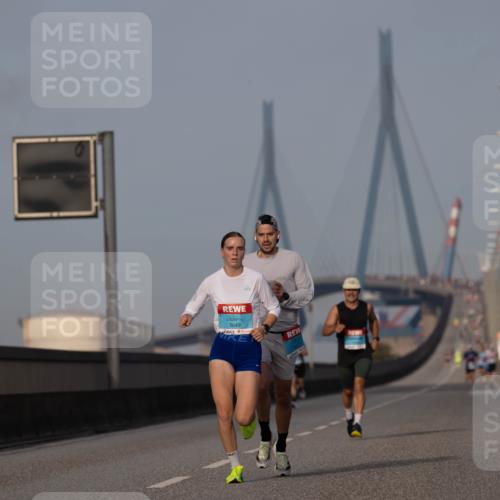 03.10.2026 - Köhlbrandbrückenlauf Michael Strokosch http://msf.ph/oto/10806773 03.10.2026 09:37:54 Position 3 3849 meine-sportfotos.de