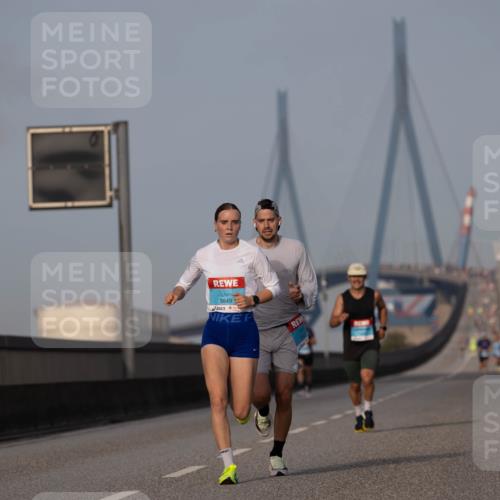 03.10.2026 - Köhlbrandbrückenlauf Michael Strokosch http://msf.ph/oto/10806776 03.10.2026 09:37:54 Position 3 3849 meine-sportfotos.de