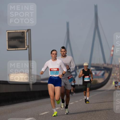 03.10.2026 - Köhlbrandbrückenlauf Michael Strokosch http://msf.ph/oto/10806777 03.10.2026 09:37:55 Position 3 3849 meine-sportfotos.de