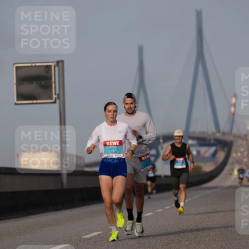 03.10.2026 - Köhlbrandbrückenlauf Michael Strokosch http://msf.ph/oto/10806778 03.10.2026 09:37:55 Position 3 3849 meine-sportfotos.de