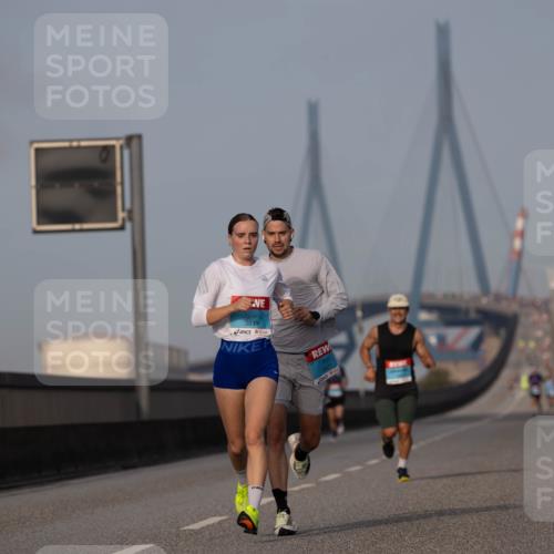 03.10.2026 - Köhlbrandbrückenlauf Michael Strokosch http://msf.ph/oto/10806781 03.10.2026 09:37:55 Position 3 3849, 3827 meine-sportfotos.de