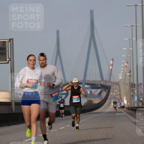 03.10.2026 - Köhlbrandbrückenlauf Michael Strokosch http://msf.ph/oto/10806782 03.10.2026 09:37:55 Position 3 1599 meine-sportfotos.de