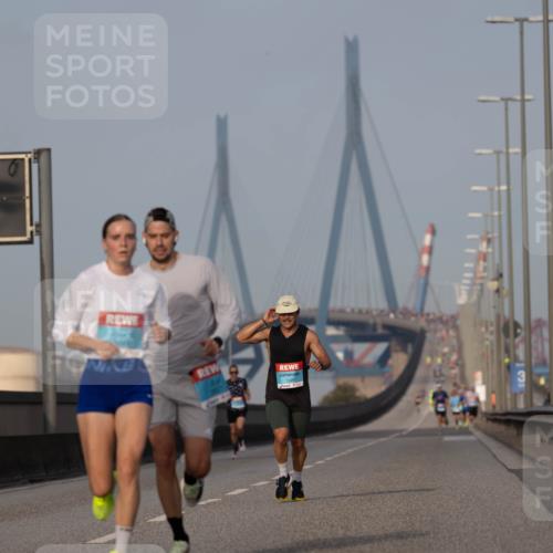 03.10.2026 - Köhlbrandbrückenlauf Michael Strokosch http://msf.ph/oto/10806783 03.10.2026 09:37:55 Position 3  meine-sportfotos.de